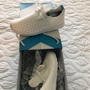 Native white sneaker size 6